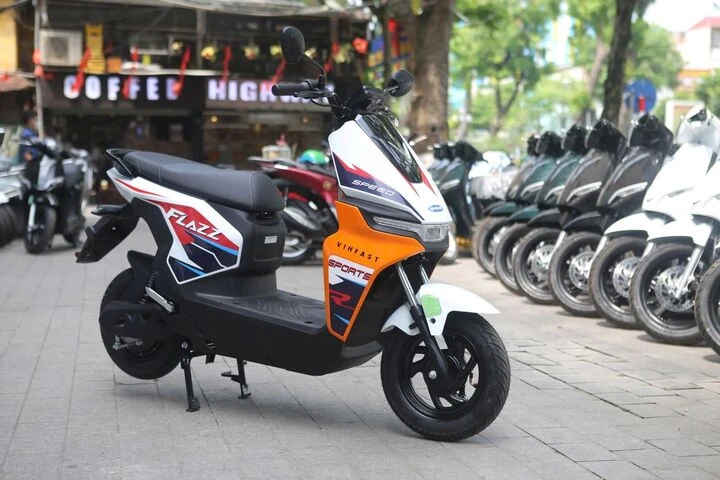 Phụ huynh chọn VinFast Flazz Max để con tự chủ hơn Phụ huynh chọn VinFast Flazz Max để con tự chủ hơn