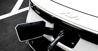Pin ô tô điện xuống cấp ra sao sau 100.000km?