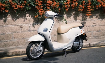 Sắp ra mắt xe máy điện đi 180 km một lần sạc