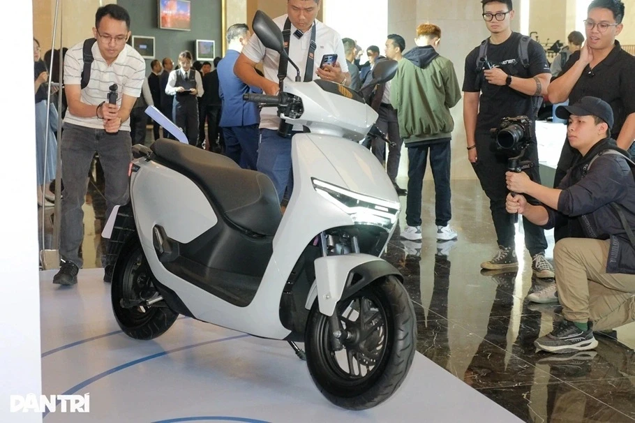 Thêm xe máy điện Nhật Bản đăng ký tại Việt Nam, sạc đầy đi được 80km Thêm xe máy điện Nhật Bản đăng ký tại Việt Nam, sạc đầy đi được 80km