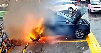 Trung Quốc: Xe điện Zeekr 7X bốc cháy ở trạm sạc, nghi do va chạm trước đó
