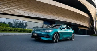 Xe điện có tầm hoạt động dài nhất thế giới ra mắt, sạc nhanh chỉ 5 phút
