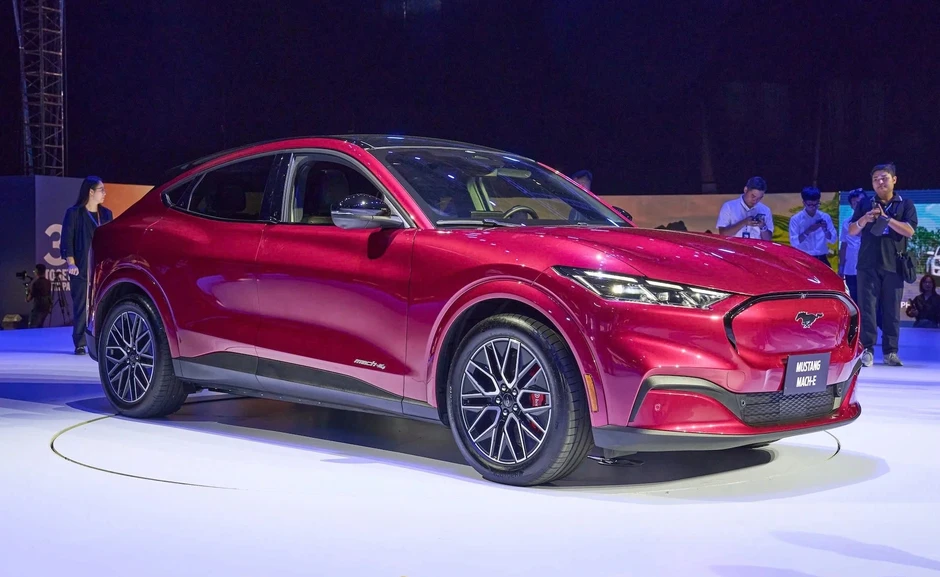 Xe điện duy nhất của Ford tại Việt Nam giảm giá 900 triệu đồng Xe điện duy nhất của Ford tại Việt Nam giảm giá 900 triệu đồng