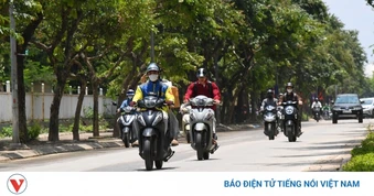 Bất chấp làn sóng xe điện mở rộng, xe xăng vẫn duy trì đà tăng trưởng vững chắc