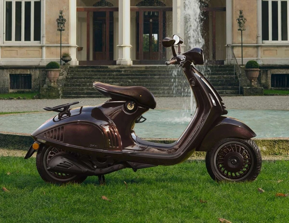 Cận cảnh Vespa 946 Horse phiên bản kỷ niệm năm Bính Ngọ, giá hơn 600 triệu đồng Cận cảnh Vespa 946 Horse phiên bản kỷ niệm năm Bính Ngọ, giá hơn 600 triệu đồng