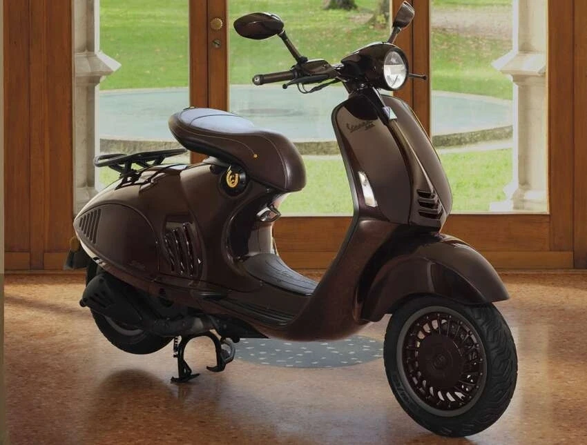 Cận cảnh Vespa 946 Horse phiên bản kỷ niệm năm Bính Ngọ, giá hơn 600 triệu đồng Cận cảnh Vespa 946 Horse phiên bản kỷ niệm năm Bính Ngọ, giá hơn 600 triệu đồng