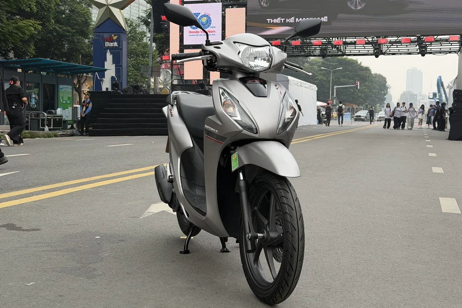 Loạt xe máy xăng tiết kiệm nhất, đổ 43.000 đồng tiền xăng chạy 100 km Loạt xe máy xăng tiết kiệm nhất, đổ 43.000 đồng tiền xăng chạy 100 km