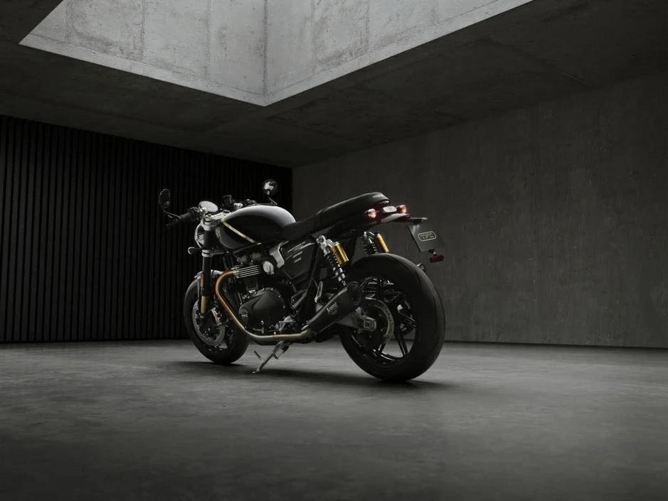 Mô tô Triumph Speed Twin 1200 TFC 2027 giới hạn 750 chiếc, động cơ 1.200 cc