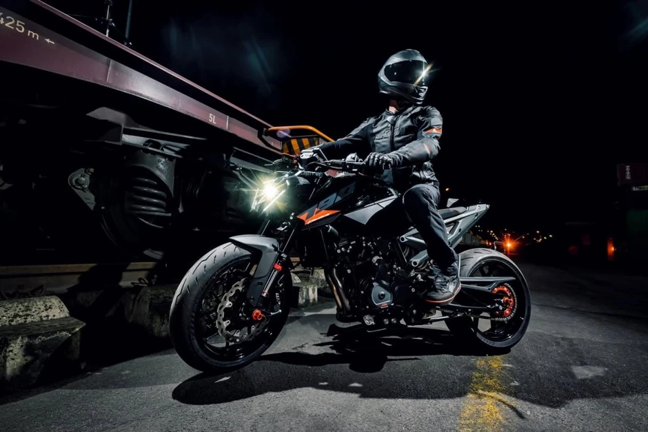 Ngắm KTM 790 Duke 2027 lột xác với diện mạo mới Ngắm KTM 790 Duke 2027 lột xác với diện mạo mới