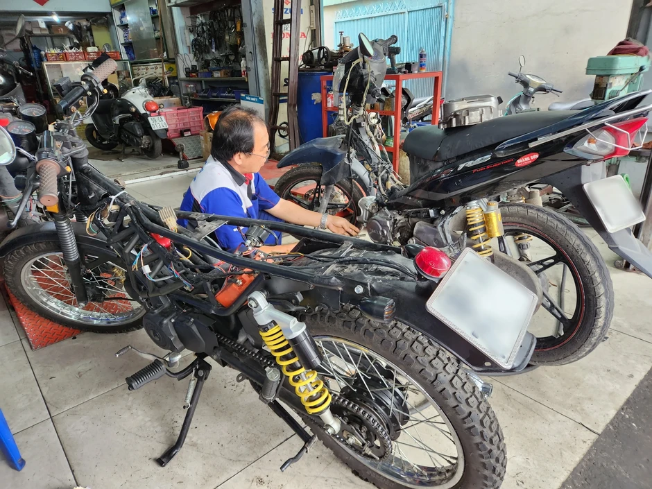 Những cách giúp xe máy bớt 'ngốn' nhiên liệu khi giá xăng tăng cao Những cách giúp xe máy bớt 'ngốn' nhiên liệu khi giá xăng tăng cao