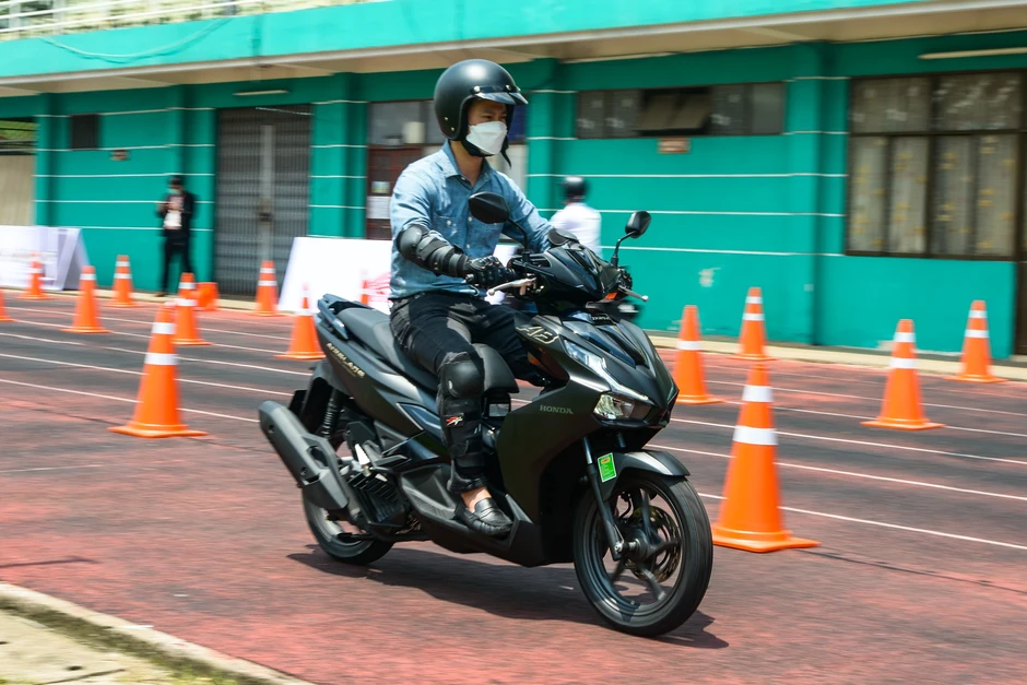 Những cách giúp xe máy bớt 'ngốn' nhiên liệu khi giá xăng tăng cao Những cách giúp xe máy bớt 'ngốn' nhiên liệu khi giá xăng tăng cao