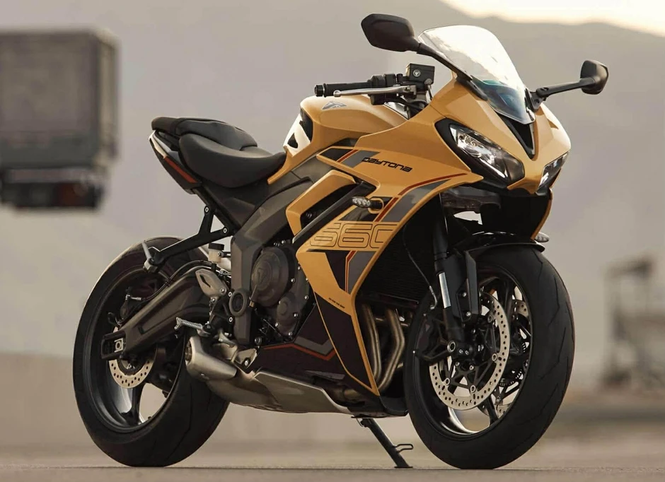 Triumph Daytona 660 2026 ra mắt bản nâng cấp với phuộc Showa và Quickshifter
