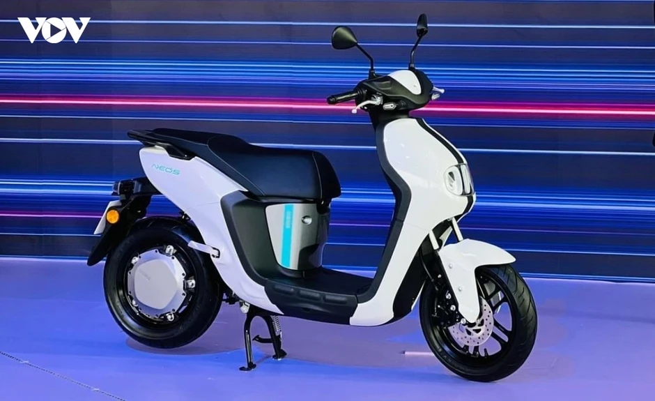 Xe máy điện đồng loạt tăng giá mùa tựu trường: Chiêu "bẻ lái" ưu đãi của đại lý Xe máy điện đồng loạt tăng giá mùa tựu trường: Chiêu "bẻ lái" ưu đãi của đại lý