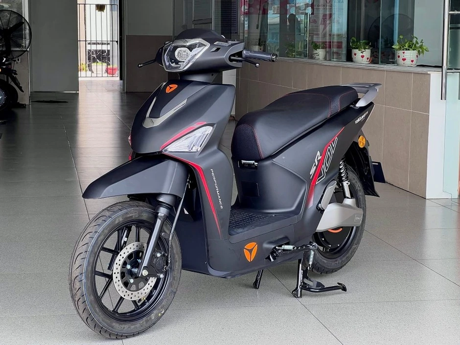Xe máy điện đồng loạt tăng giá mùa tựu trường: Chiêu "bẻ lái" ưu đãi của đại lý Xe máy điện đồng loạt tăng giá mùa tựu trường: Chiêu "bẻ lái" ưu đãi của đại lý
