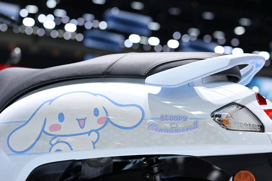 Xe tay ga Honda Scoopy phiên bản chó bông Cinnamoroll hơn 1.800 USD Xe tay ga Honda Scoopy phiên bản chó bông Cinnamoroll hơn 1.800 USD