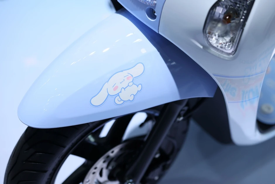 Xe tay ga Honda Scoopy phiên bản chó bông Cinnamoroll hơn 1.800 USD Xe tay ga Honda Scoopy phiên bản chó bông Cinnamoroll hơn 1.800 USD