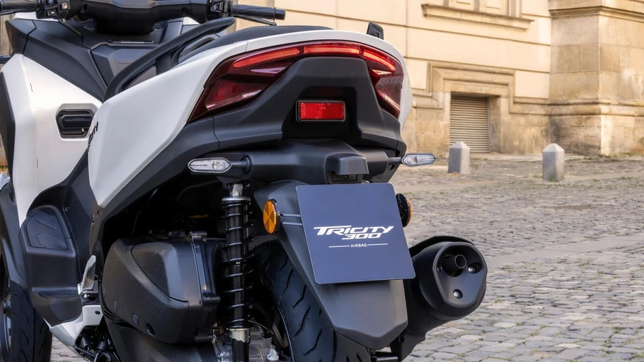 Yamaha Tricity 300 2026: Xe máy 3 bánh đầu tiên có túi khí cho người lái Yamaha Tricity 300 2026: Xe máy 3 bánh đầu tiên có túi khí cho người lái