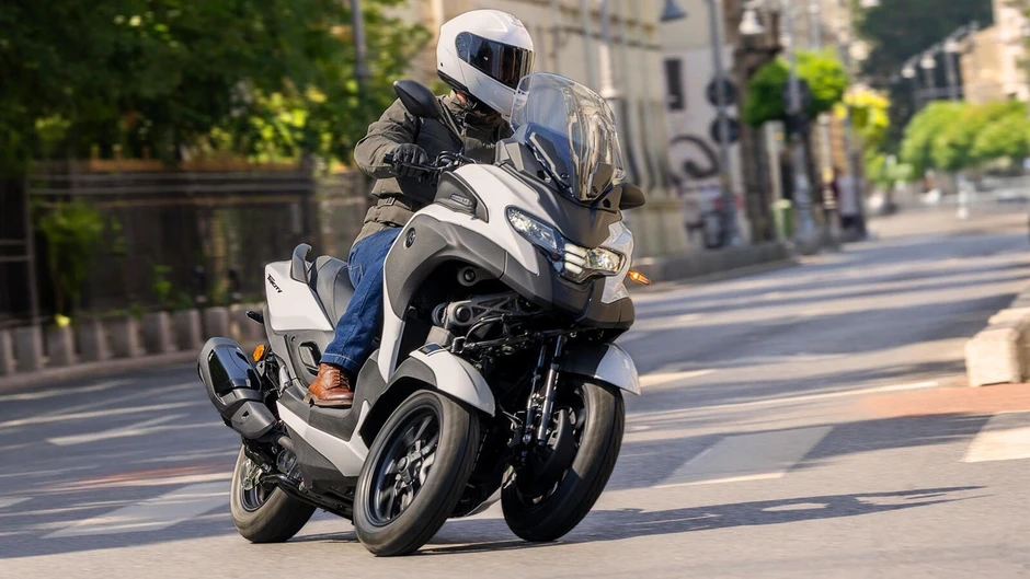 Yamaha Tricity 300 2026: Xe máy 3 bánh đầu tiên có túi khí cho người lái Yamaha Tricity 300 2026: Xe máy 3 bánh đầu tiên có túi khí cho người lái