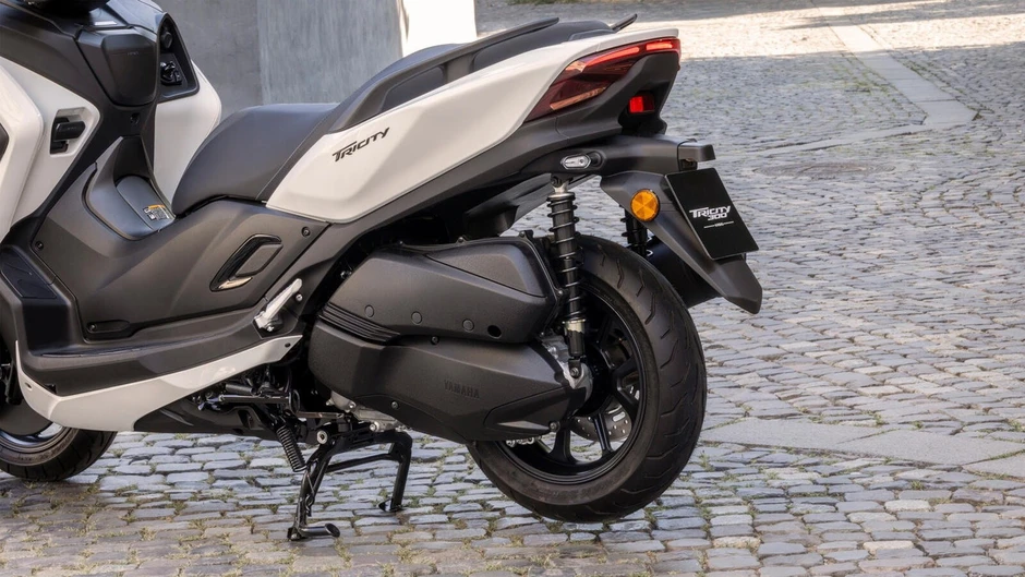 Yamaha Tricity 300 2026: Xe máy 3 bánh đầu tiên có túi khí cho người lái Yamaha Tricity 300 2026: Xe máy 3 bánh đầu tiên có túi khí cho người lái