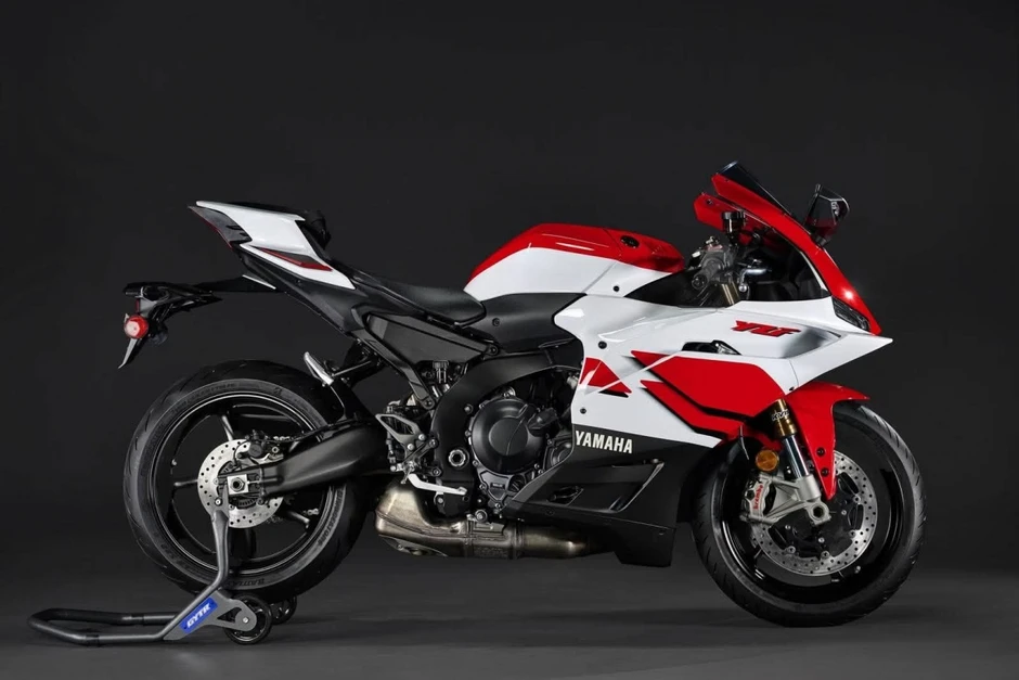 Yamaha YZF-R9 hé lộ ngày ra mắt: Sức mạnh 119 mã lực, giá dự kiến 480 triệu đồng Yamaha YZF-R9 hé lộ ngày ra mắt: Sức mạnh 119 mã lực, giá dự kiến 480 triệu đồng