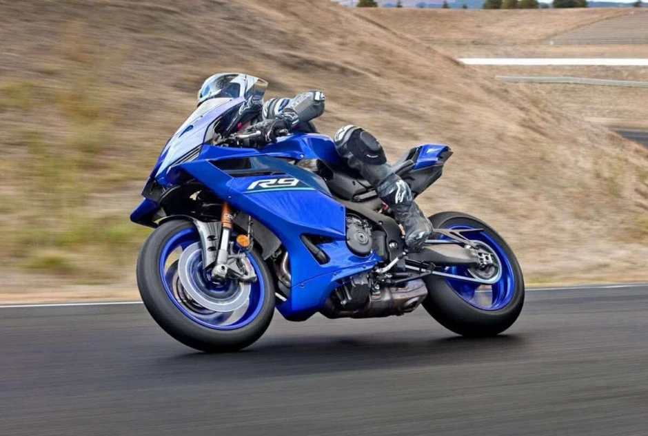 Yamaha YZF-R9 hé lộ ngày ra mắt: Sức mạnh 119 mã lực, giá dự kiến 480 triệu đồng Yamaha YZF-R9 hé lộ ngày ra mắt: Sức mạnh 119 mã lực, giá dự kiến 480 triệu đồng