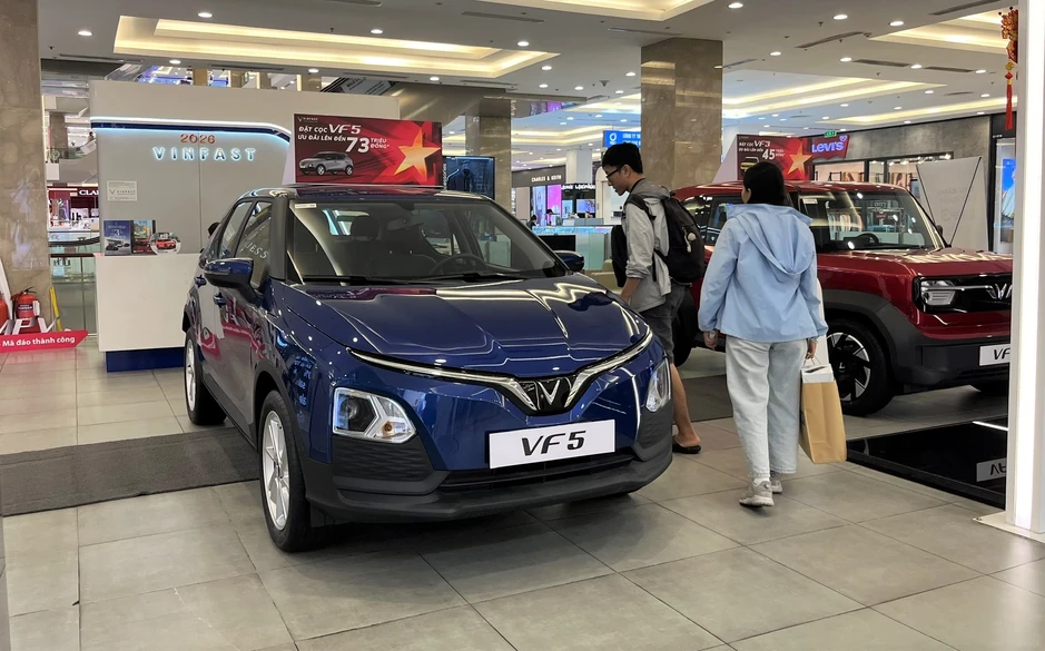 Vợ chồng trẻ chưa có nhà, thu nhập vừa phải có nên mua ô tô? Vợ chồng trẻ chưa có nhà, thu nhập vừa phải có nên mua ô tô?