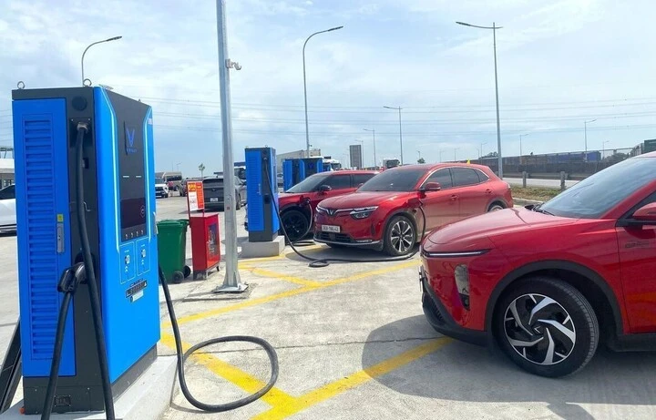 116.000 ô tô điện bán ra nửa đầu năm 2026 kéo thị trường Việt Nam tăng tốc 116.000 ô tô điện bán ra nửa đầu năm 2026 kéo thị trường Việt Nam tăng tốc