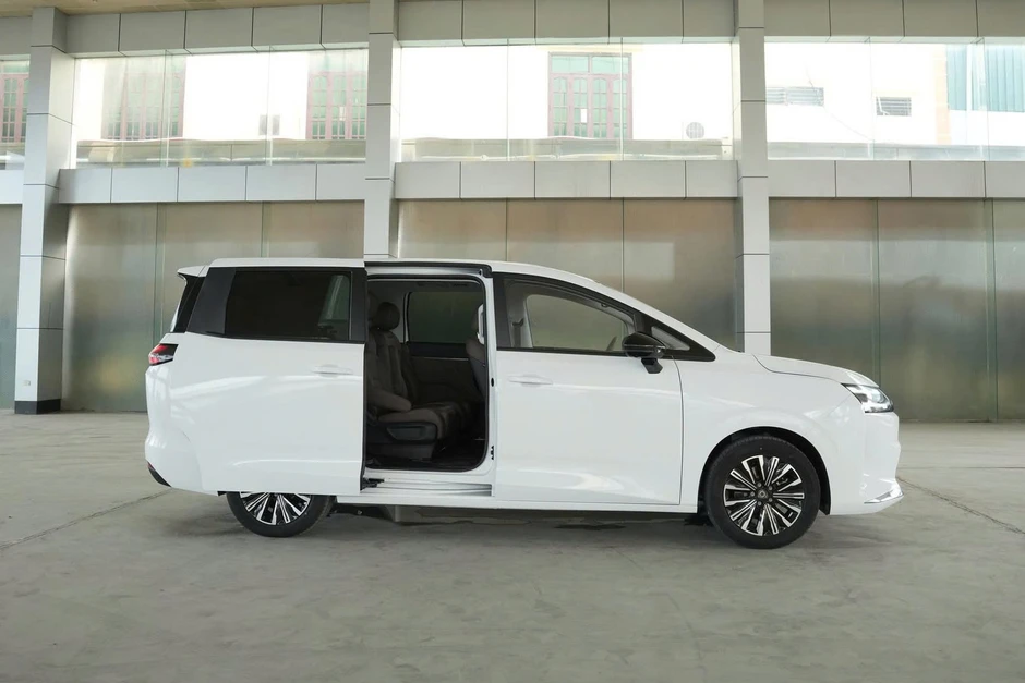 6 xe Trung Quốc mới sắp ồ ạt ra mắt Việt Nam: Phần lớn là xe điện hóa, đa dạng phân khúc từ mini, sedan, SUV đến MPV 6 xe Trung Quốc mới sắp ồ ạt ra mắt Việt Nam: Phần lớn là xe điện hóa, đa dạng phân khúc từ mini, sedan, SUV đến MPV