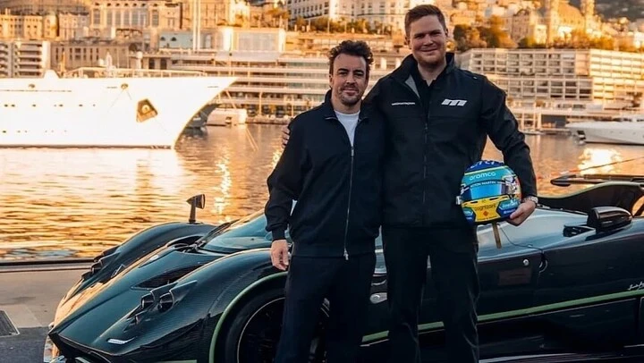 Alonso tậu Pagani Zonda độc bản giữa mùa F1 thảm hại Alonso tậu Pagani Zonda độc bản giữa mùa F1 thảm hại