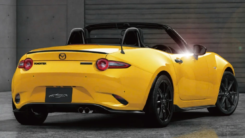 Bản đặc biệt Mazda MX-5 với ngoại thất màu vàng. Bản đặc biệt Mazda MX-5 với ngoại thất màu vàng.