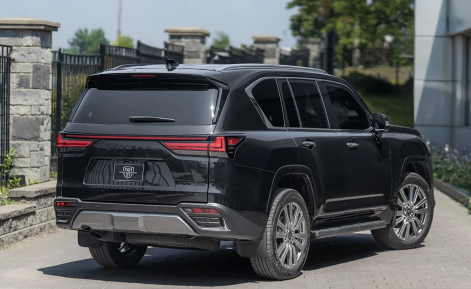 Bản độ Lexus LX 700 bọc thép chống được đạn súng trường AK-47