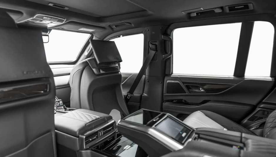 Bản độ Lexus LX 700 bọc thép chống được đạn súng trường AK-47