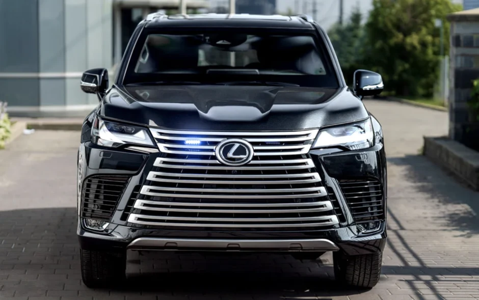 Bản độ Lexus LX 700 bọc thép chống được đạn súng trường AK-47