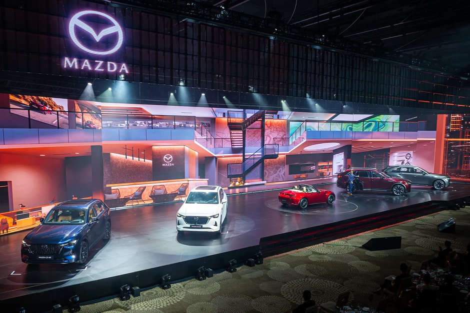 Bán xe cao cấp tại Việt Nam, Mazda đang tìm cách thoát khỏi "vùng an toàn"? Bán xe cao cấp tại Việt Nam, Mazda đang tìm cách thoát khỏi "vùng an toàn"?