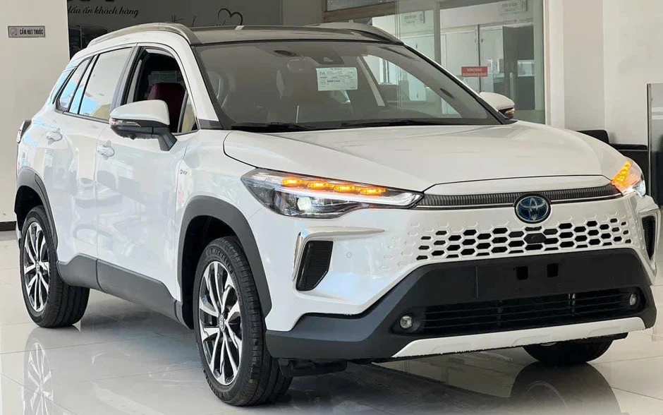 Bất ngờ 'cuộc đua' hybrid tại Việt Nam: Land Cruiser vượt cả XL7, HR-V, Civic, suýt lọt top 5 bán chạy tháng vừa qua Bất ngờ 'cuộc đua' hybrid tại Việt Nam: Land Cruiser vượt cả XL7, HR-V, Civic, suýt lọt top 5 bán chạy tháng vừa qua