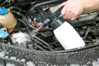 Bí quyết giữ khoang máy ô tô luôn mát khi thời tiết oi bức