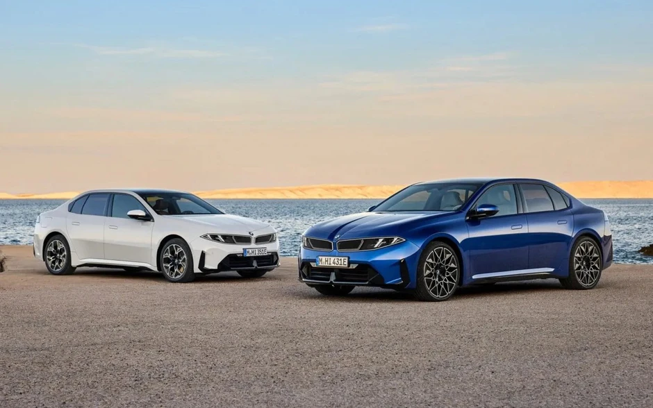 BMW 3 Series thế hệ mới ra mắt: Thiết kế giống hệt xe điện nhưng khác nền tảng, cặp màn hình siêu lớn, có thể biến từ AWD thành cầu sau BMW 3 Series thế hệ mới ra mắt: Thiết kế giống hệt xe điện nhưng khác nền tảng, cặp màn hình siêu lớn, có thể biến từ AWD thành cầu sau