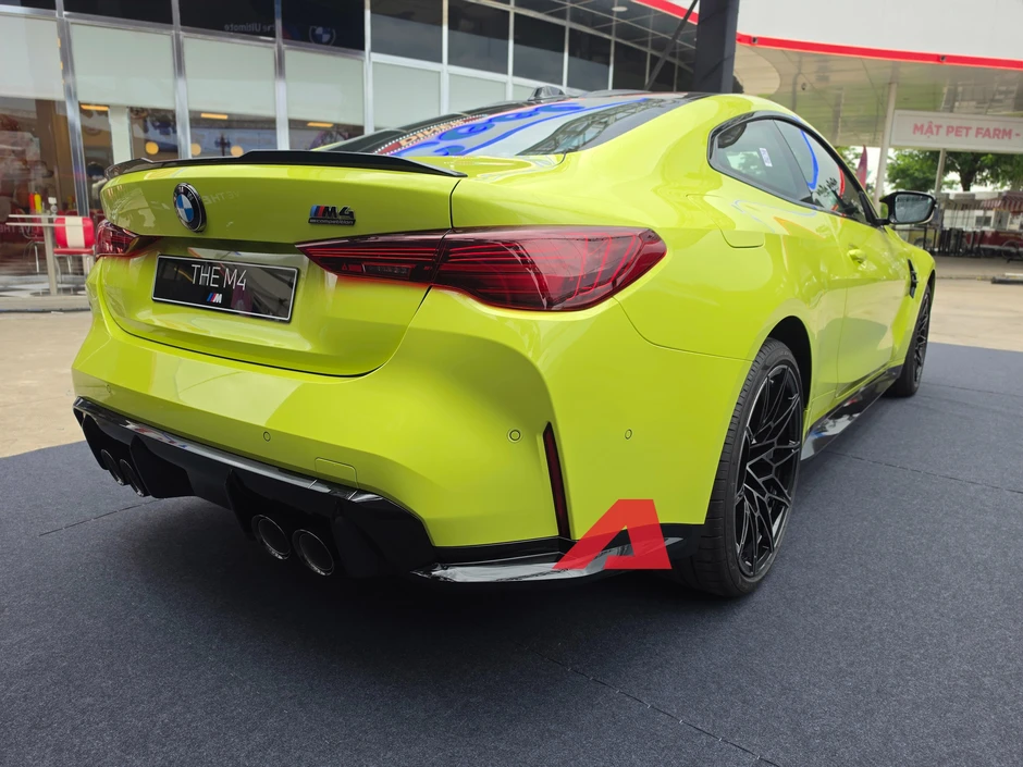 BMW M4 ra mắt Việt Nam với động cơ mạnh mẽ và thiết kế thể thao BMW M4 ra mắt Việt Nam với động cơ mạnh mẽ và thiết kế thể thao