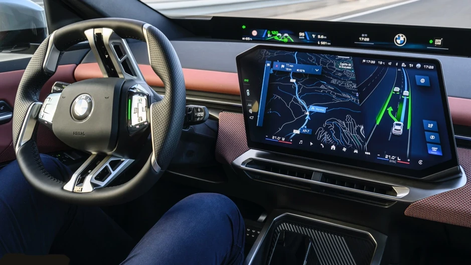 BMW: Người trẻ không thích dùng nút bấm trên ô tô BMW: Người trẻ không thích dùng nút bấm trên ô tô