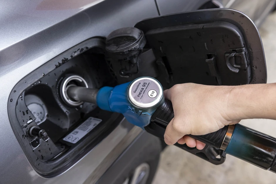 BMW và Toyota thí điểm sử dụng xăng tái tạo từ dầu ăn thải loại cho ô tô BMW và Toyota thí điểm sử dụng xăng tái tạo từ dầu ăn thải loại cho ô tô
