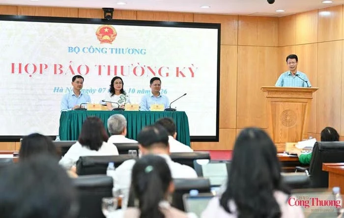 Bộ Công thương nói về việc dùng chung trạm sạc xe điện