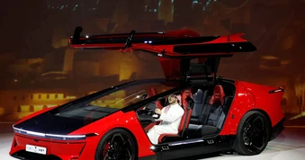 Bộ đôi xe điện thiết kế ‘độc lạ’ của Saudi Arabia
