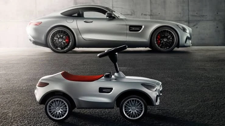 Bố mê xe, con cũng có 'đồ chơi' riêng: BMW, Porsche, Lamborghini đều góp mặt Bố mê xe, con cũng có 'đồ chơi' riêng: BMW, Porsche, Lamborghini đều góp mặt