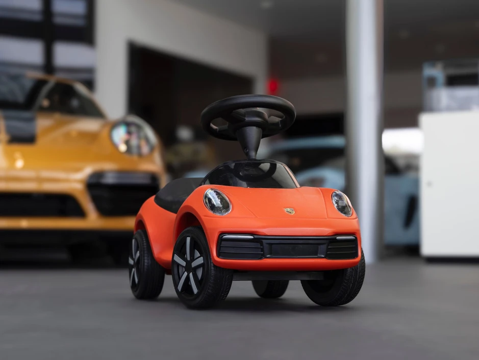 Bố mê xe, con cũng có 'đồ chơi' riêng: BMW, Porsche, Lamborghini đều góp mặt Bố mê xe, con cũng có 'đồ chơi' riêng: BMW, Porsche, Lamborghini đều góp mặt