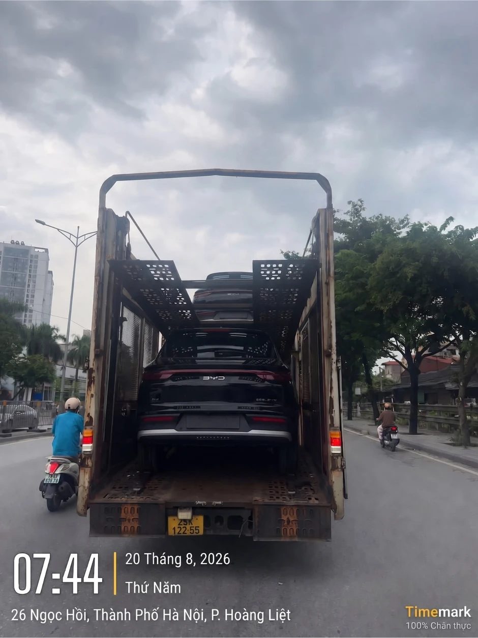 BYD Sealion 5 xuất hiện trên đường phố Việt Nam: 'Đàn em' Sealion 6, dùng máy PHEV đấu với Mazda CX-5, dự kiến mở bán trong quý IV BYD Sealion 5 xuất hiện trên đường phố Việt Nam: 'Đàn em' Sealion 6, dùng máy PHEV đấu với Mazda CX-5, dự kiến mở bán trong quý IV