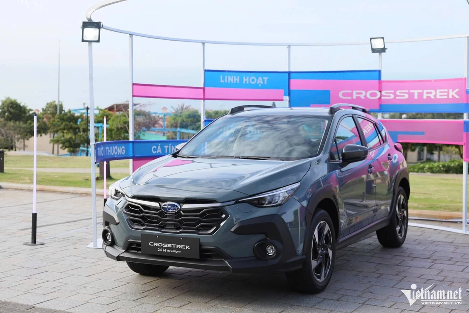 Các hãng xe tự định vị phân khúc cao, người dùng 'rối não' khi mua xe Các hãng xe tự định vị phân khúc cao, người dùng 'rối não' khi mua xe