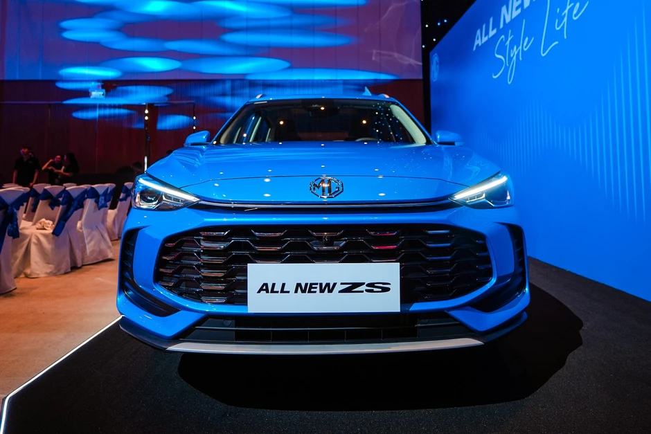 Cận ảnh SUV hybrid mới về Việt Nam cạnh tranh Toyota Yaris Cross
