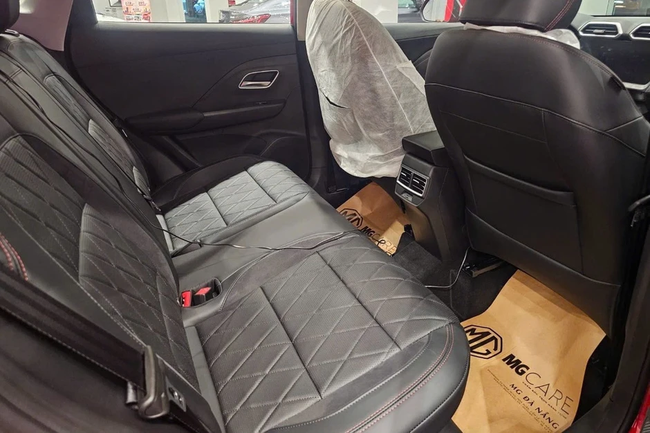 Cận ảnh SUV hybrid mới về Việt Nam cạnh tranh Toyota Yaris Cross
