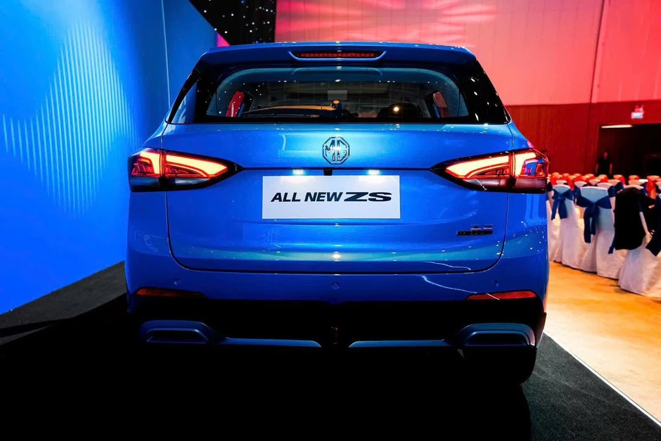 Cận ảnh SUV hybrid mới về Việt Nam cạnh tranh Toyota Yaris Cross