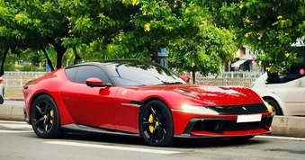 Cận cảnh Ferrari 12Cilindri độc nhất Việt Nam lăn bánh ở TPHCM